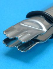Closed Scallop serrated crimper 3 4in