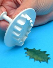 Veined Holly Leaf Plunger Cutter Sml