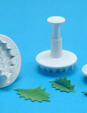 Veined Holly Leaf Plunger Cutter Set 3