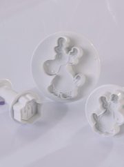 REINDEERS AND GIFT WRAP PLUNGER CUTTER